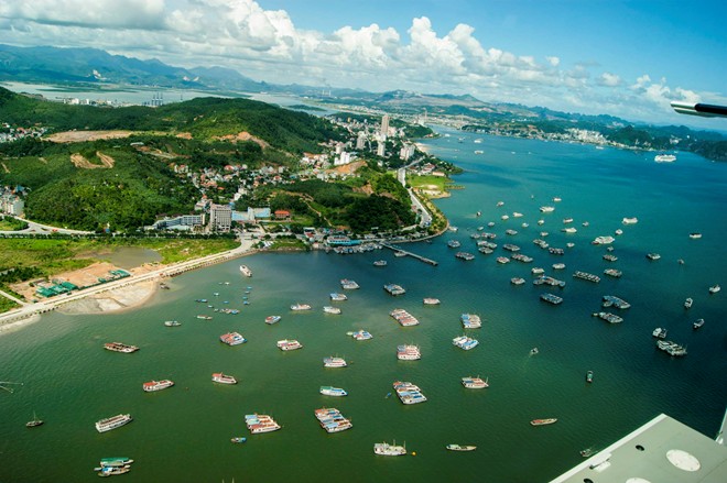 广宁省下龙湾至河内市水上飞机旅游航线正式开通